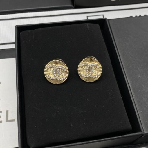 Chanel new stud earrings - Image 5