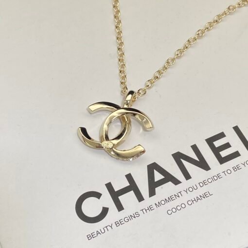 Chanel Double C Necklace
Diamond and glossy design

Fashionable and simple - Image 5