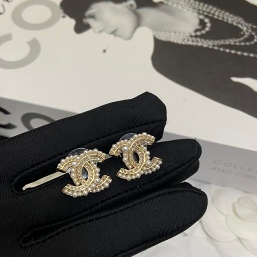 Arrived today
@Chanel Double C Pearl Stud Earrings - Image 4