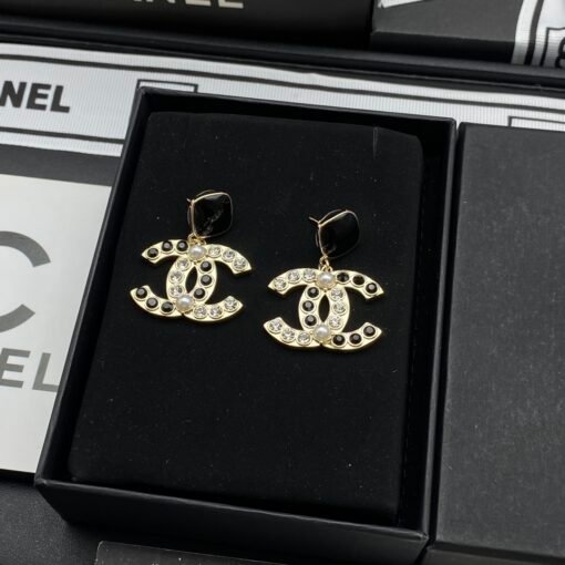 Chanel new stud earrings - Image 5