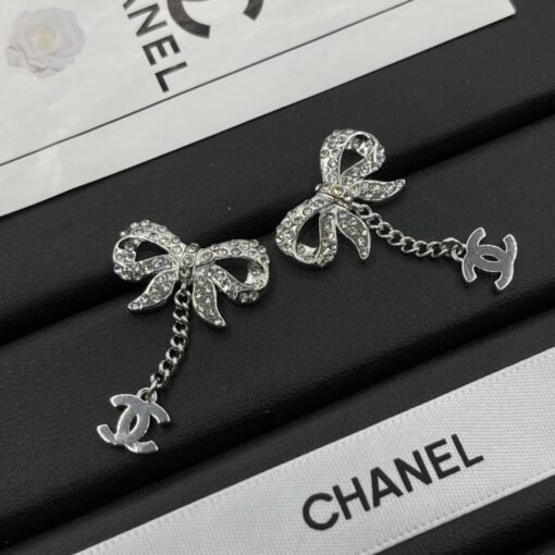 Chanel stud earrings - Image 3