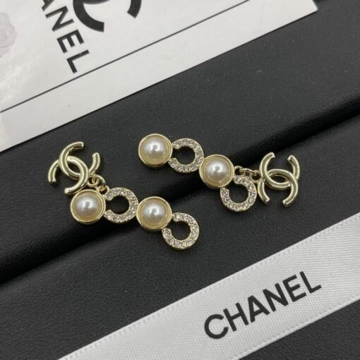 Chanel stud earrings - Image 3