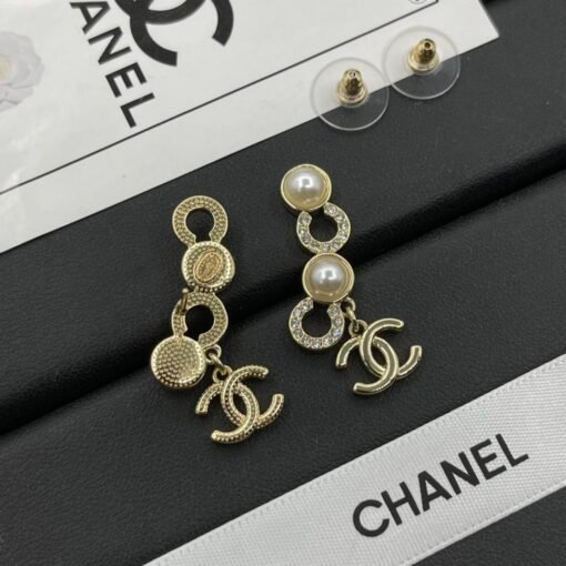 Chanel stud earrings - Image 4