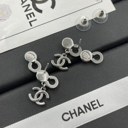 Chanel stud earrings - Image 6