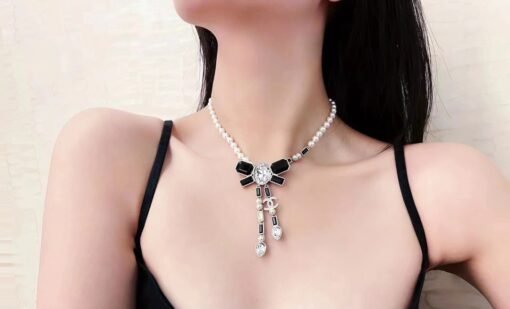 5  ~
[Chanel 23k pearl bow necklace] It's so beautiful, you must enter, it's especially suitable for this season. Each Swarovski square diamond brass material has a generous and elegant effect. It's very recommended [Strong][Strong] Please make my home [Wife] You can save 14,200 in minutes - Image 3