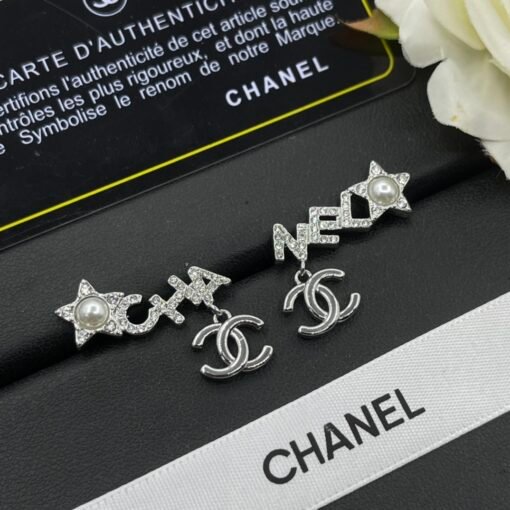 Chanel stud earrings - Image 3