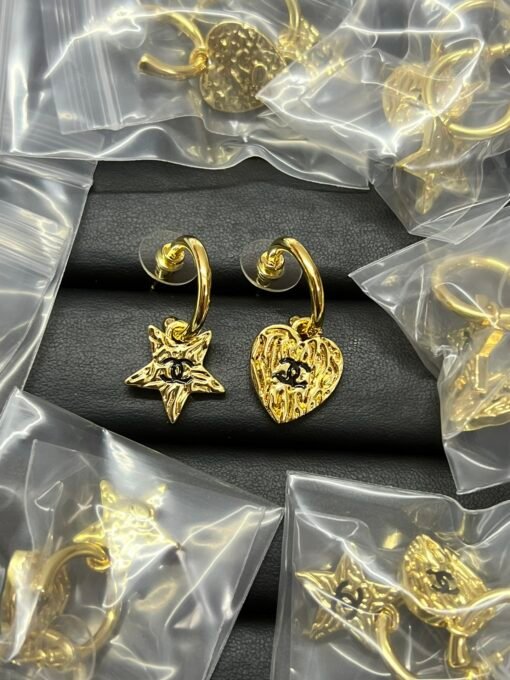 Chanel new golden love five-pointed star earrings