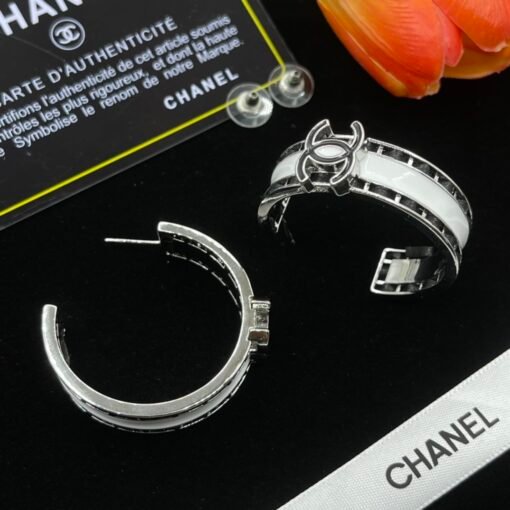 Chanel stud earrings - Image 4