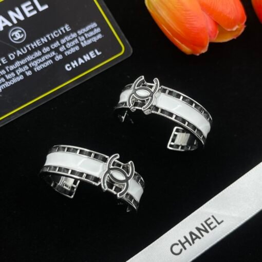Chanel stud earrings - Image 3