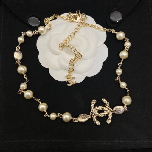 8
@Chanel Pink Crystal Double C Pearl Necklace
Wearing beautiful effortlessly - Image 5