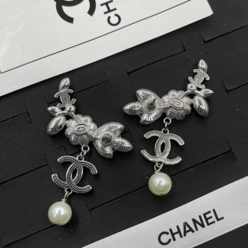 Chanel stud earrings - Image 6