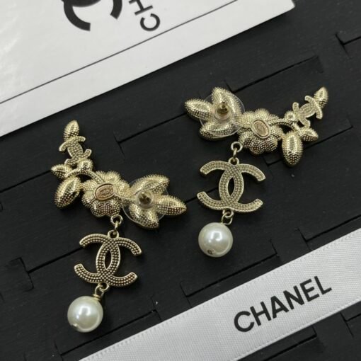 Chanel stud earrings - Image 6