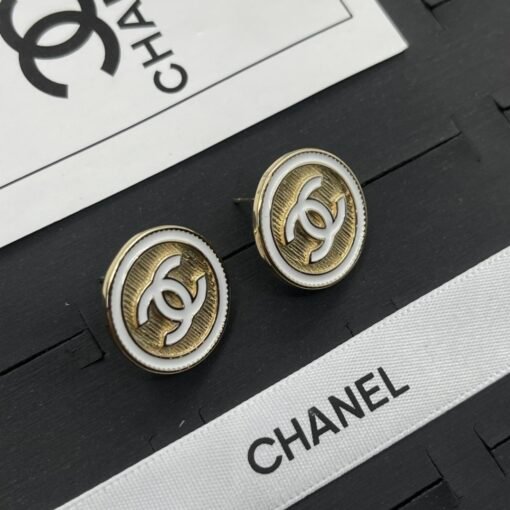 Chanel stud earrings - Image 3