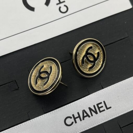 Chanel stud earrings - Image 3