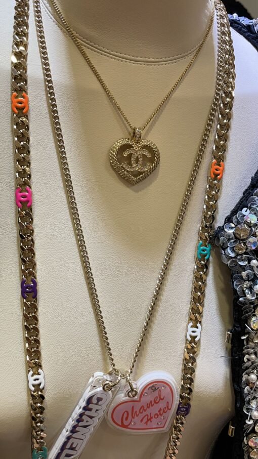 P new light gold full diamond double C hollow woven love necklace

Hollow knitted love full diamond double C is super sweet~
Light golden and gentle, suitable for everyone
At first glance, the temperament of a rich girl with a daughter can be adjusted in length
zp customization Swarlow diamond - Image 7