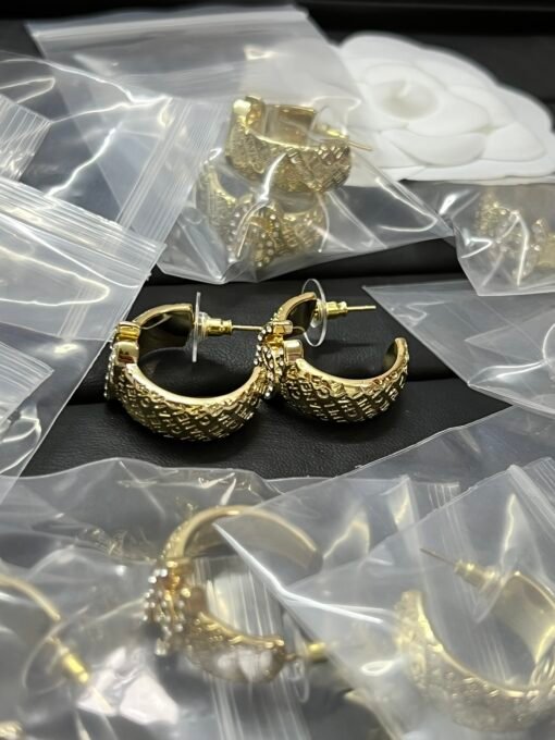 Chanel new golden letter double c earrings - Image 3