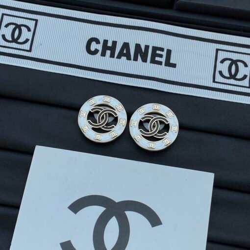 Chanel new earrings - Image 3
