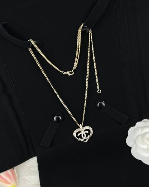 Chanel  new love hollow pendant necklace