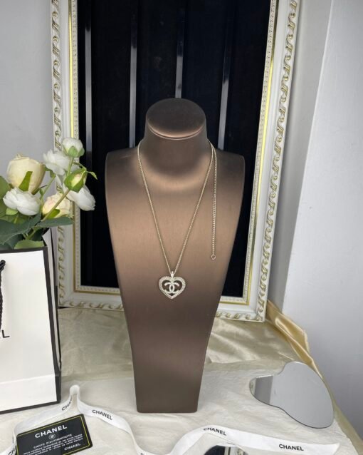 Chanel  new love hollow pendant necklace - Image 9
