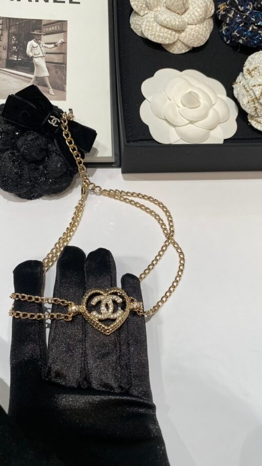 llow peach heart necklace
Whoever wears it looks good? The upper body shows temperament
Nobleness and wealth