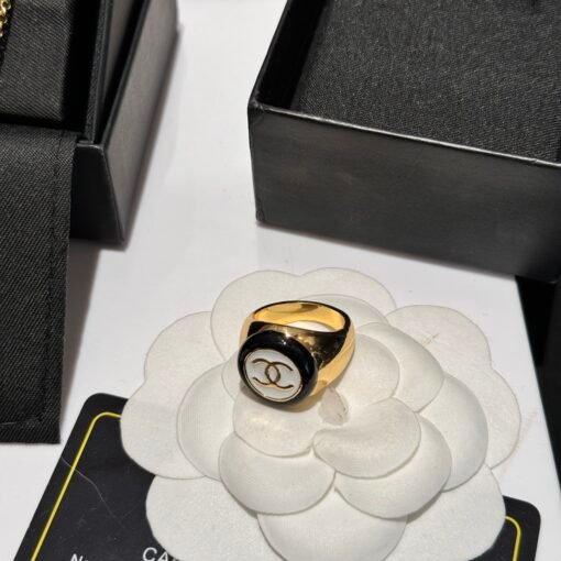 anel black and white enamel set
Fragrant 24 early spring new style
Necklace/bracelet/ring/earing - Image 5