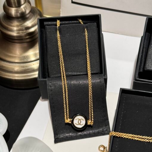 anel black and white enamel set
Fragrant 24 early spring new style
Necklace/bracelet/ring/earing
