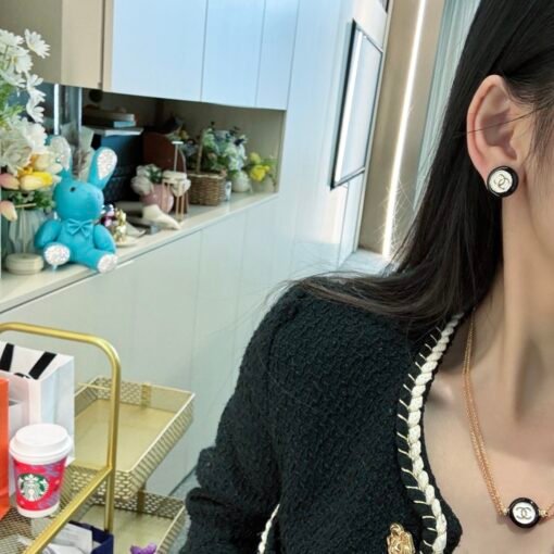 anel black and white enamel set
Fragrant 24 early spring new style
Necklace/bracelet/ring/earing - Image 9