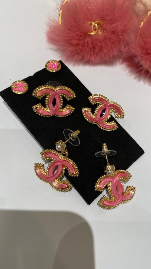 ew style sharing
  Girls' heart pink earrings
Beauty is on the top of the heart
Pink acrylic and gold beads
Reaping a lot of money, Madam is so beautiful! - Image 7
