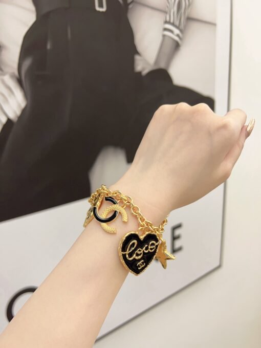 CHANE new Chanel 24p Peach Heart Four-leaf Crust Enamel Multi-element Bracelet Necklace Set - Image 4