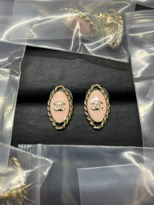 Chanel new oval pink oil-dripping earrings
