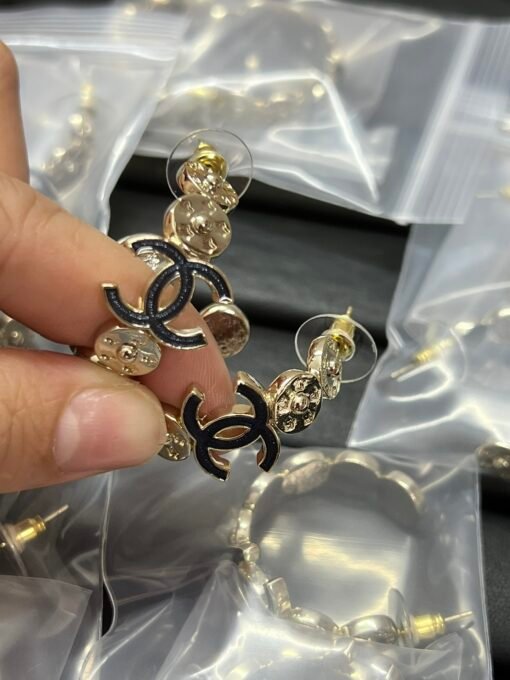 Chanel new double C-spoke round letter earrings - Image 2