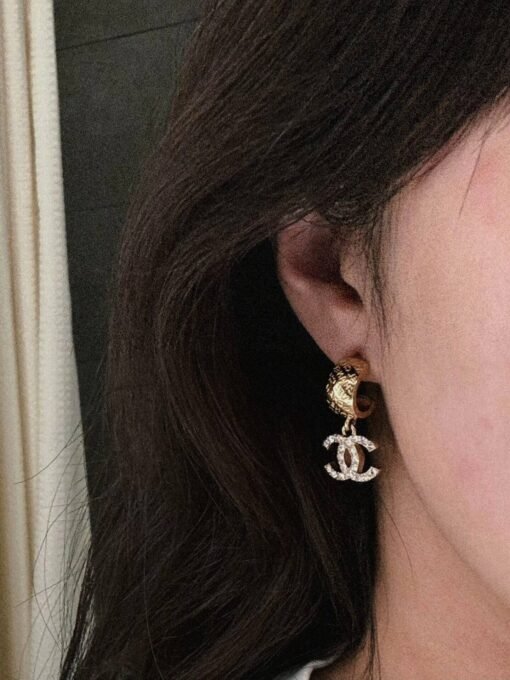 CHANE Chanel 24p new embossed semicircle pendant letter earrings - Image 3