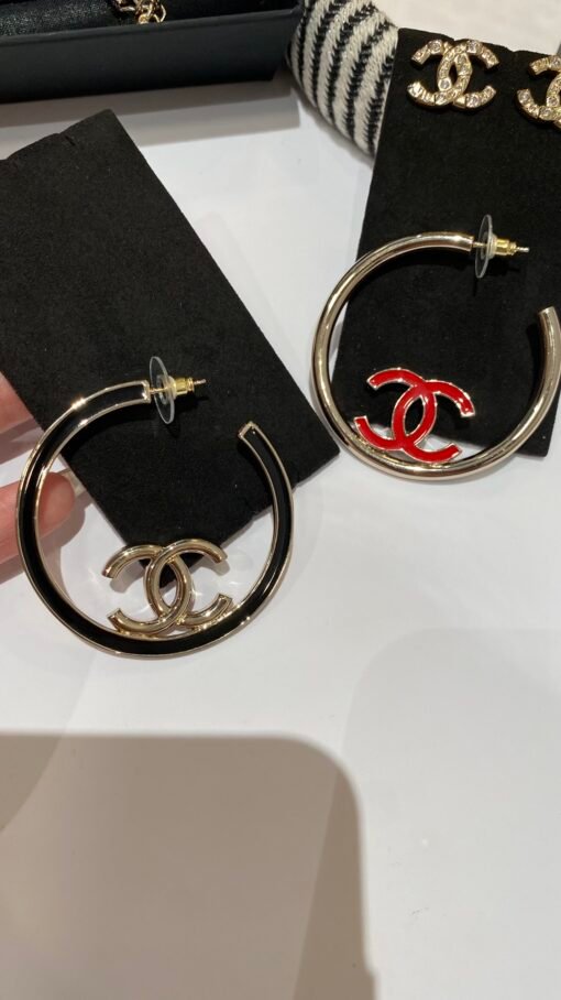 New style sharing
  Big red and black enamel earrings
Double-sided wearable, full of retro feel
Beautiful indescribable, with illusions from the 1980s - Image 2