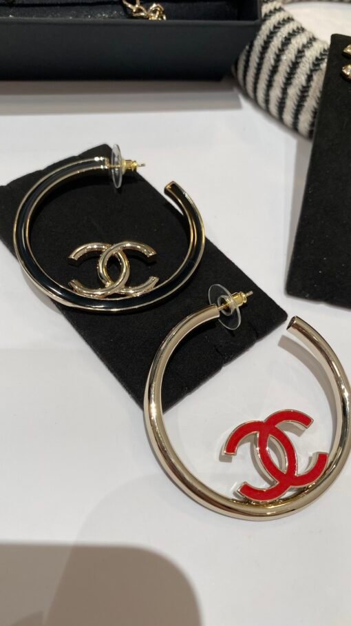 New style sharing
  Big red and black enamel earrings
Double-sided wearable, full of retro feel
Beautiful indescribable, with illusions from the 1980s - Image 6