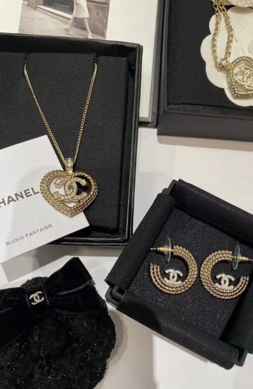 CHANE new 24P Xiangjia Double C Multi-layer Twist Pattern Semi-Circle
 Circle earrings - Image 7