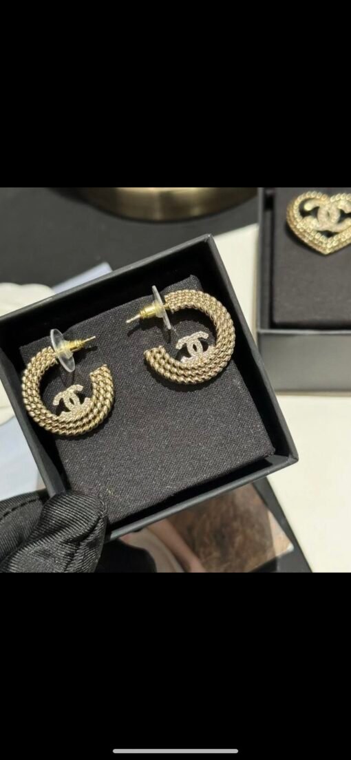 CHANE new 24P Xiangjia Double C Multi-layer Twist Pattern Semi-Circle
 Circle earrings - Image 5