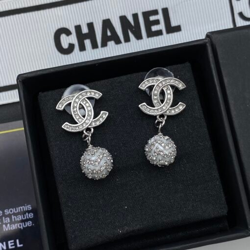 Chanel new earrings - Image 4