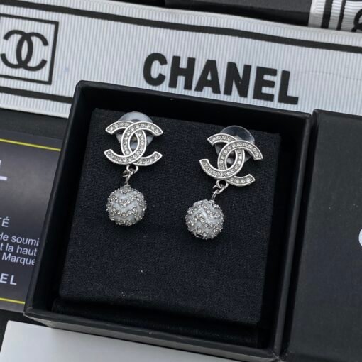 Chanel new earrings - Image 3