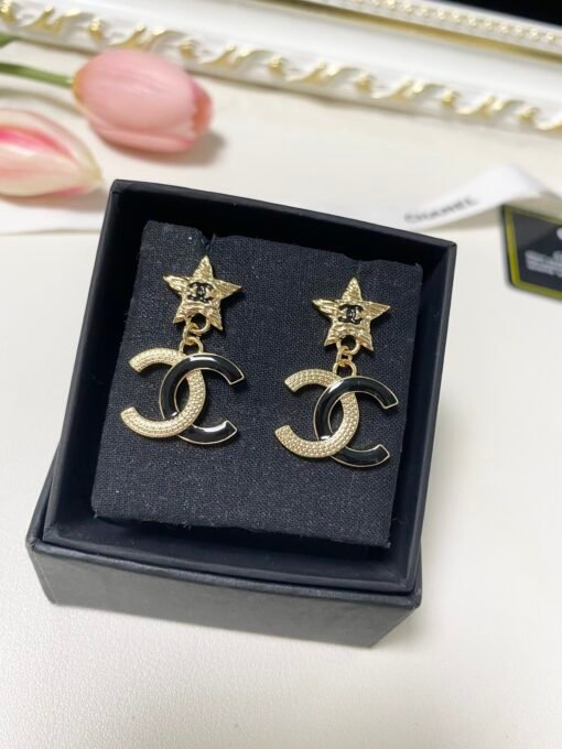 Chanel new style, medieval lava series, five-pointed star, black and gold high-end color matching, double C pendant, earrings