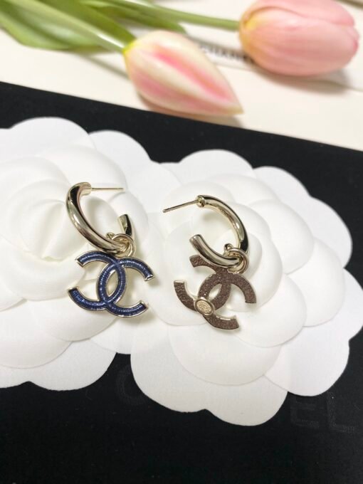 Chanel new style, enamel craft, denim blue, ear hook style, earrings
Dimensions: Width 1.New ChanelHeight 3.2㎝ - Image 4