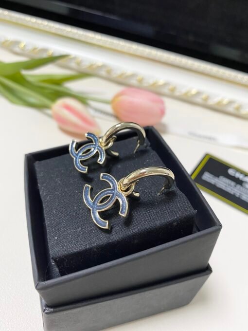 Chanel new style, enamel craft, denim blue, ear hook style, earrings
Dimensions: Width 1.New ChanelHeight 3.2㎝ - Image 2