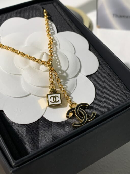 New style sharing】
  Jewelry Square Oil Drop Double C Necklace
High-end casual and daily product recommendations
Worth entering, really a surprise stitching - Image 4