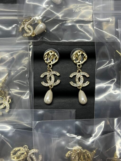 Chanel new spliced ​​double C pearl earrings earrings