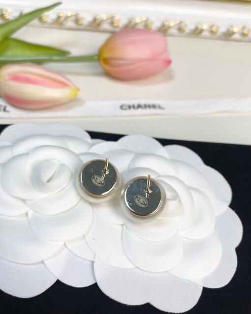 Chanel new style high-end full diamond pearl round earrings
Elegant Hepburn style, temperament and socialite style - Image 7