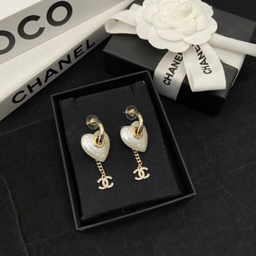 New products today
Chanel  Chanel Love Fritillaria Tassel Earrings
Super dreamy and sweet - Image 2
