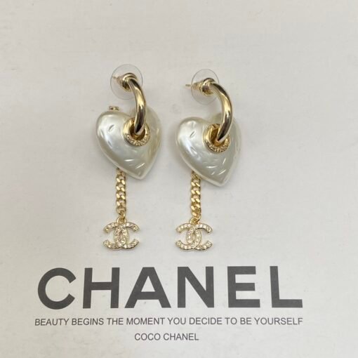 New products today
Chanel  Chanel Love Fritillaria Tassel Earrings
Super dreamy and sweet - Image 4
