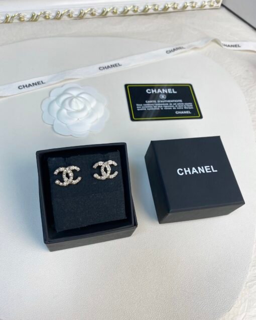 Chanel new style full diamond inlay, double C. Simple earrings - Image 7