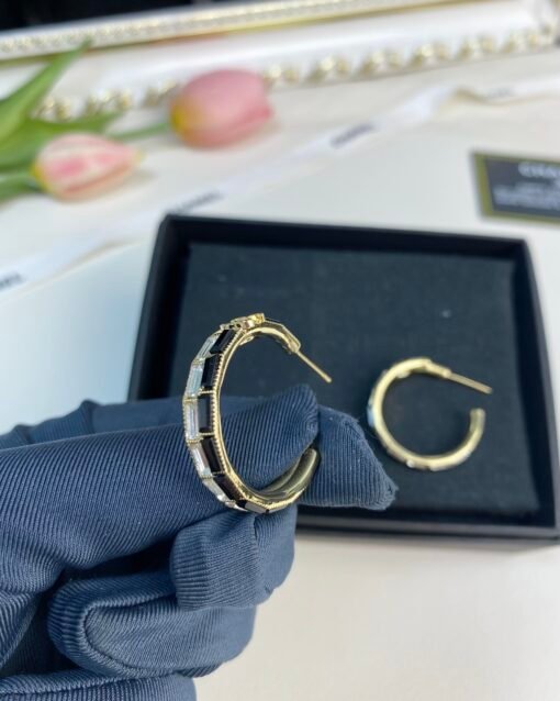 Chanel new style black and white square diamond inlay small circle earrings - Image 3