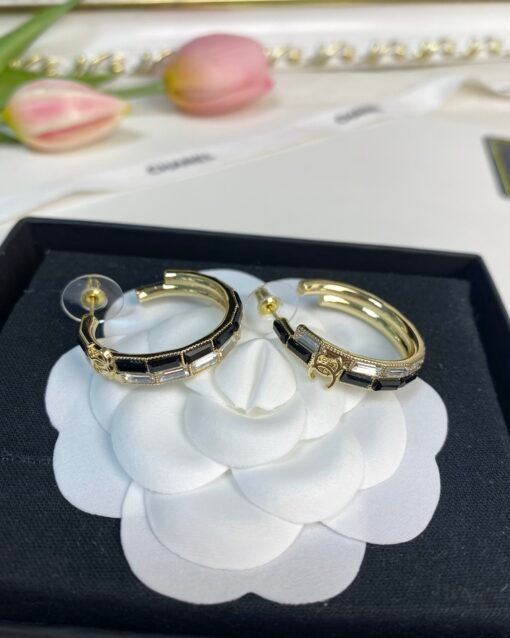 Chanel new style black and white square diamond inlay small circle earrings - Image 5