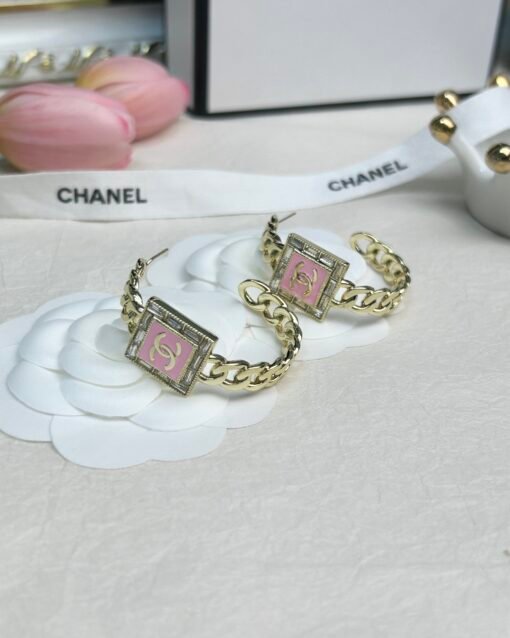 Chanel new style pink enamel square chain hollow ring earrings - Image 4